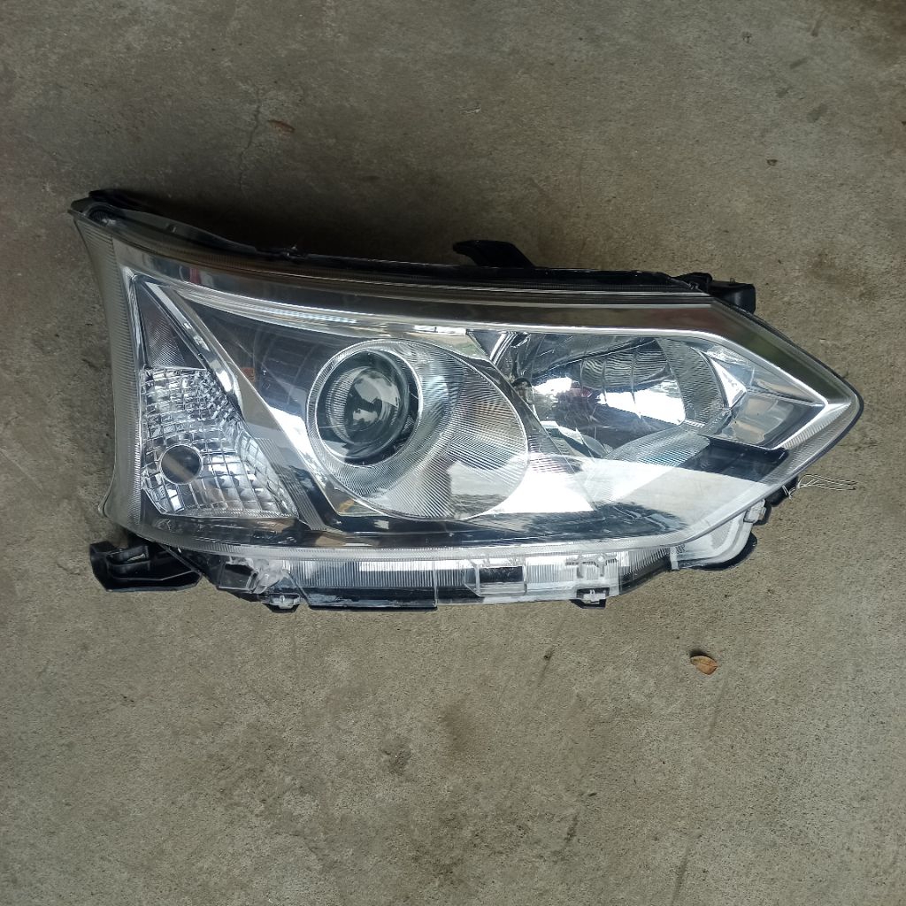 head lamp Toyota Avanza Veloz 2016 proji kanan