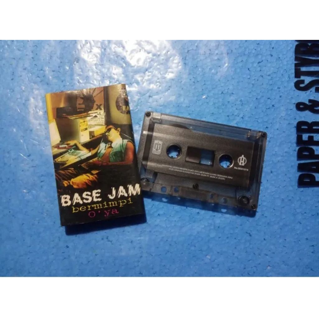 Kaset Pita Base Jam - Bermimpi