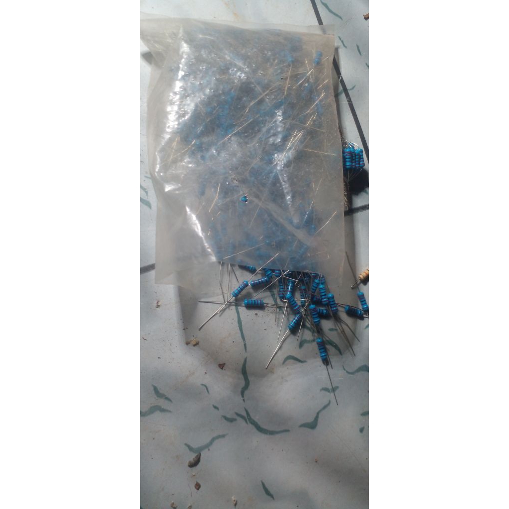 resistor 2k2