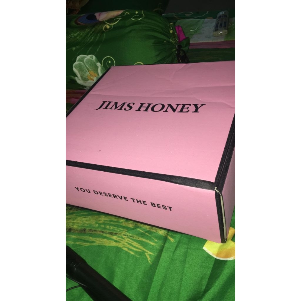 

Kardus bekas dan bubble wrap tebal