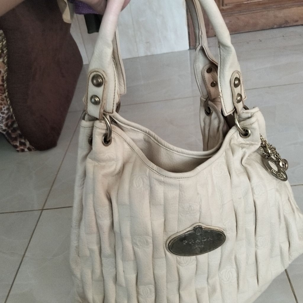 TAS TENTENG PRADA BESAR WANITA PRELOVED