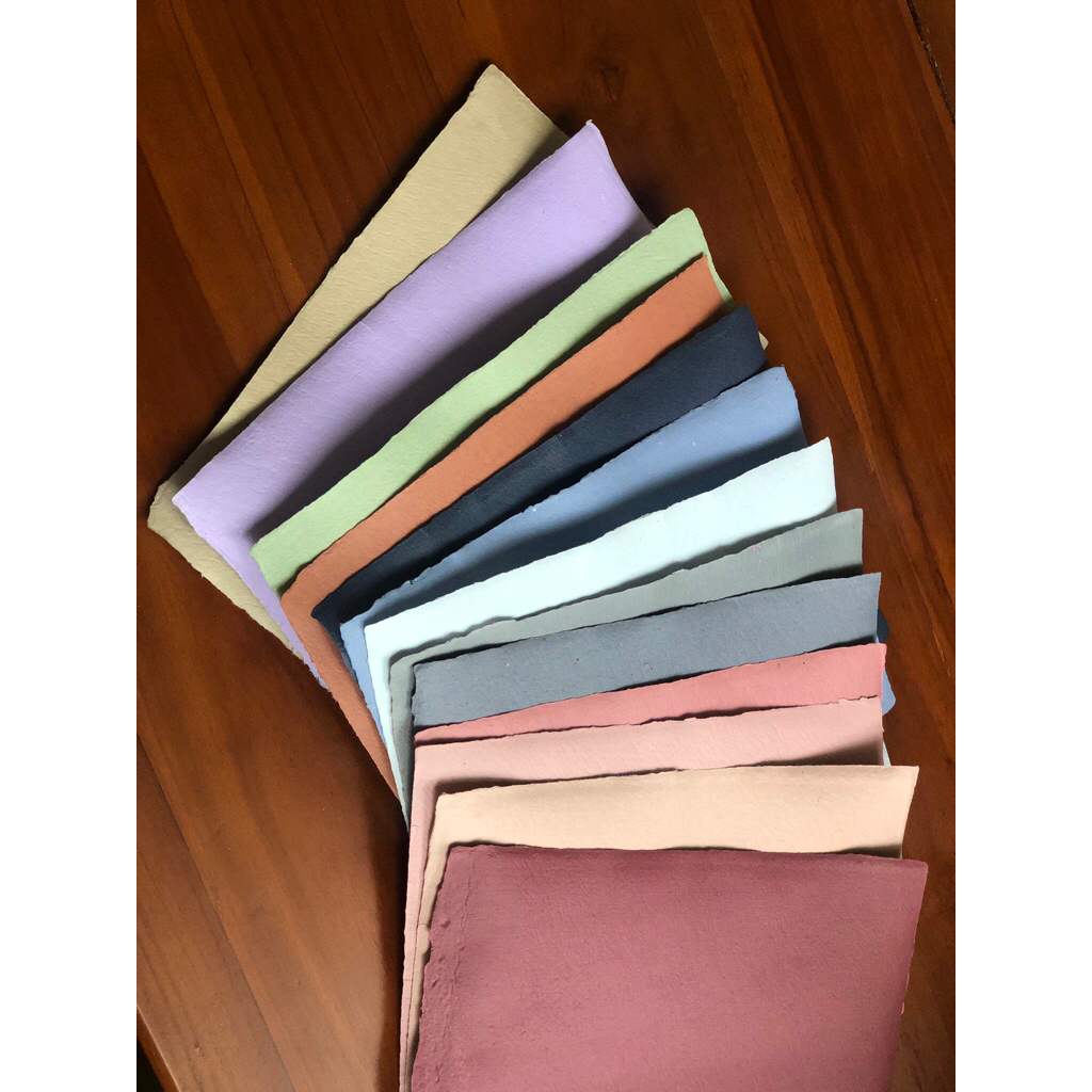 

Handmade Paper A5/Kertas Daur Ulang/Recycled Paper utk Calligraphy (MIN. BELI 1 PCS )