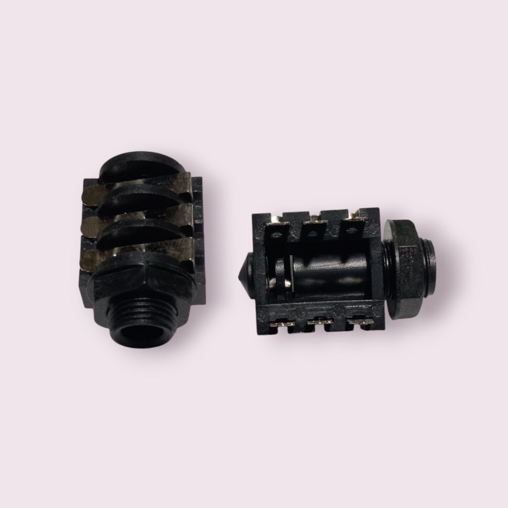 Soket Akai stereo kelabang