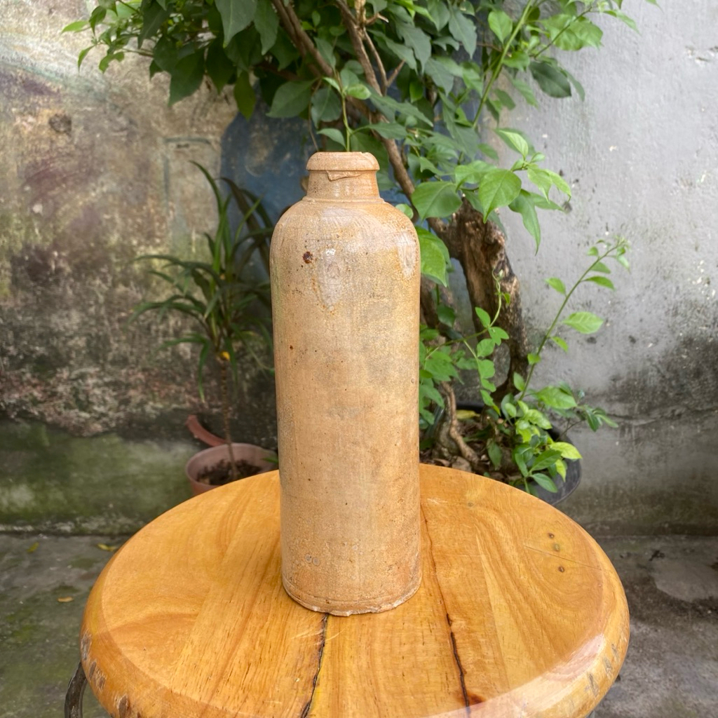 Botol Keramik Antik Natural – Gaya Vintage Klasik