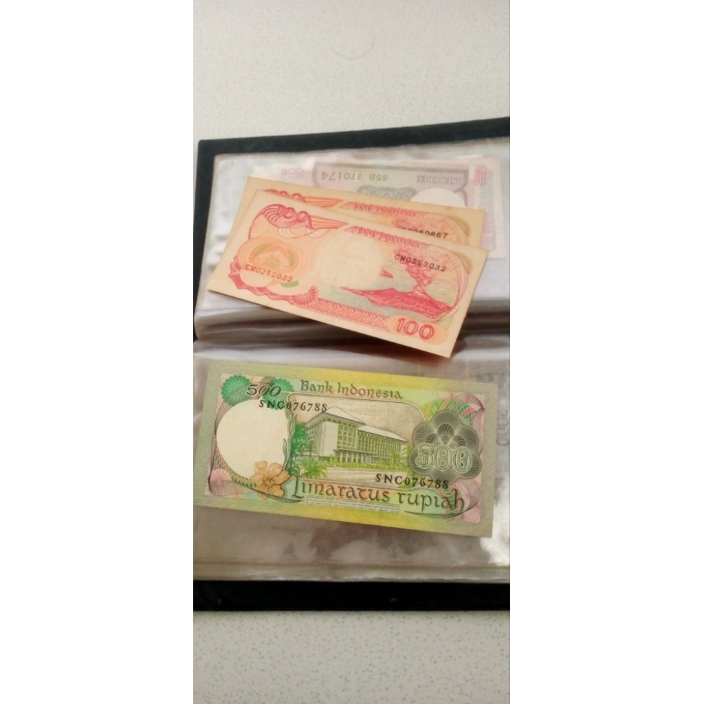 2½ Soekarno dan 500 1977