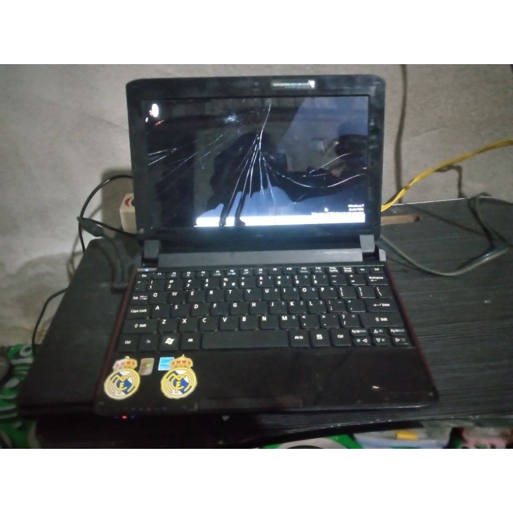 Mesin Netbook Acer Aspire One NAV50 prosesor Intel Atom