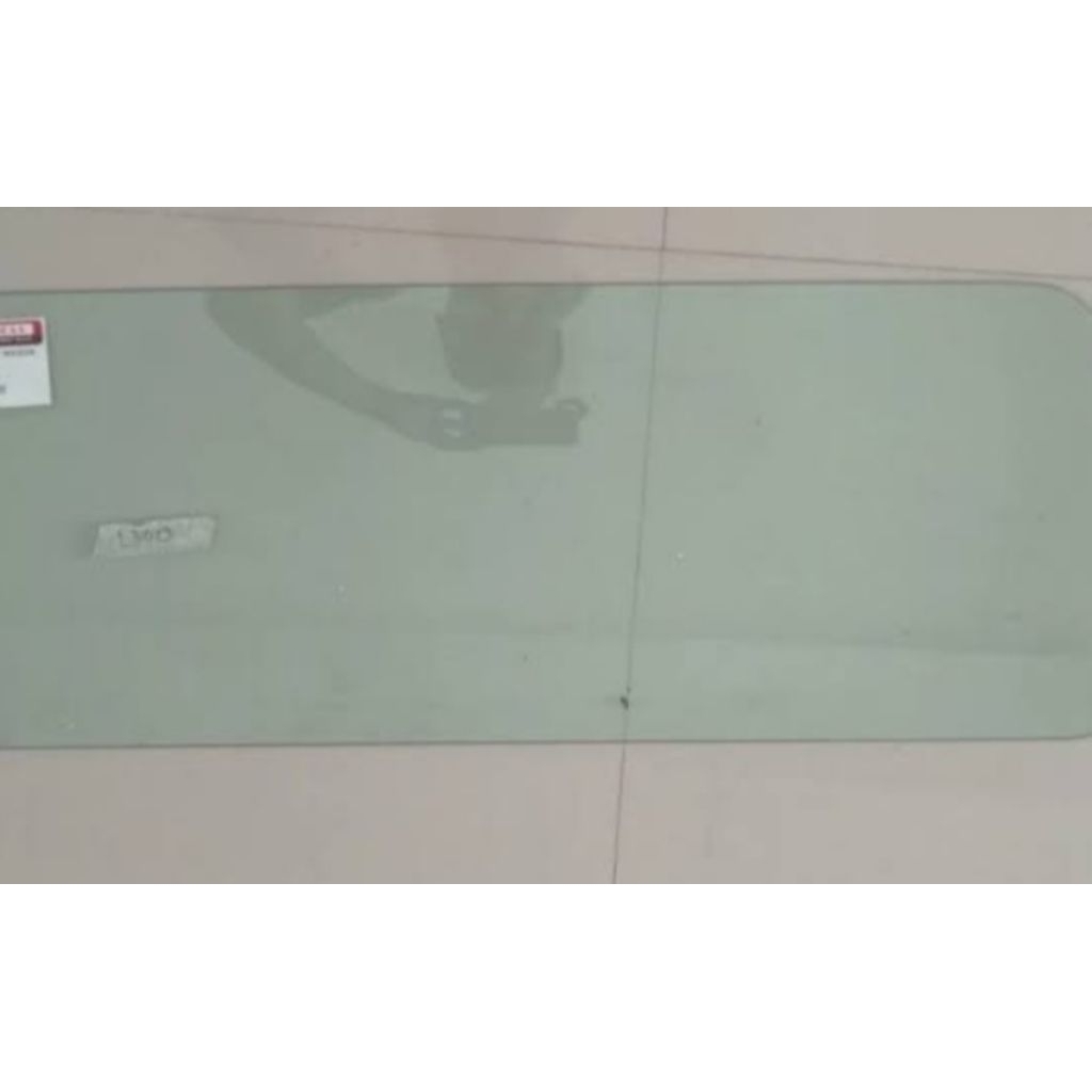 kaca cabin belakang L300