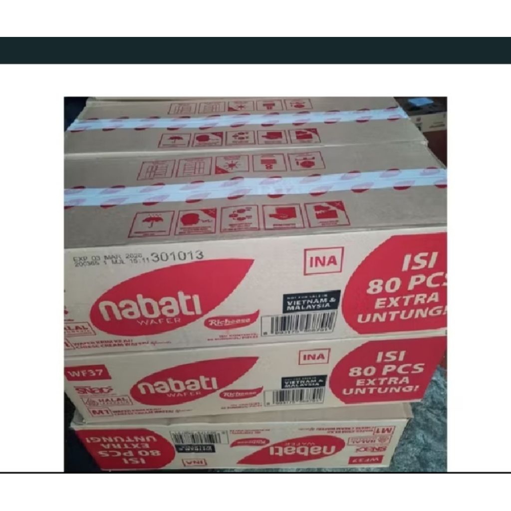 Nabati Wafer 2000 Rasa keju 1 Dus 39 gr Isi 80 Pcs/karton Biskuit Krim