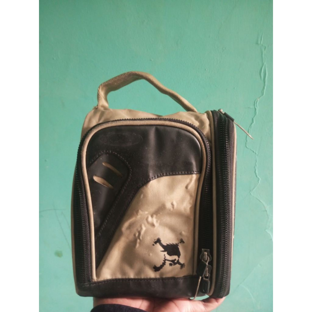 pouch bag oakley second