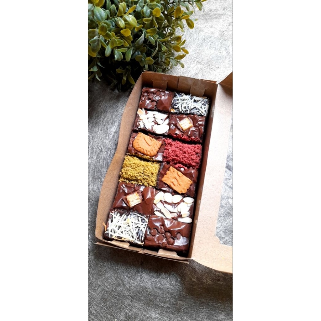

FUDGY BROWNIES MIX 12 potong