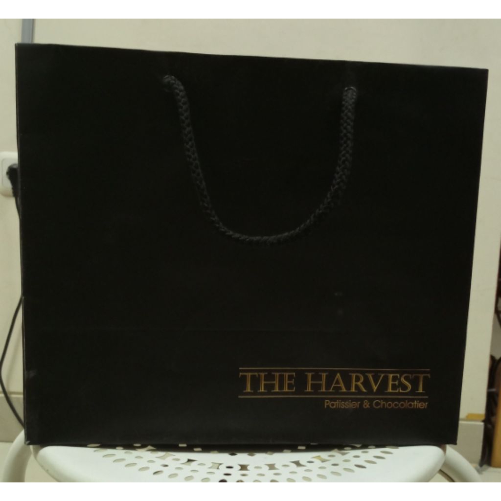 

PRELOVED PAPER BAG THE HARVEST