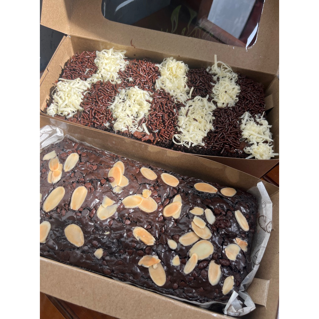 

BUNDLING BROWNIES (fudgy , cake Coklat)