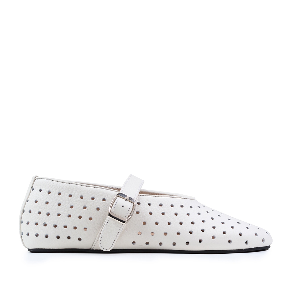 Prabu - Sepatu Kulit Slip On Wanita Alana Perforated White Putih