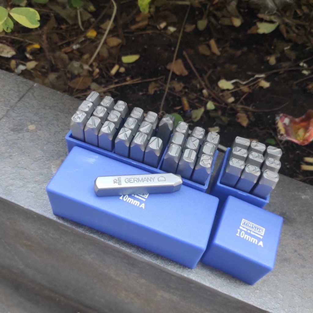 

MASUS Germany Huruf dan Angka Ketok 10 mm Stamp Punch Letter Set