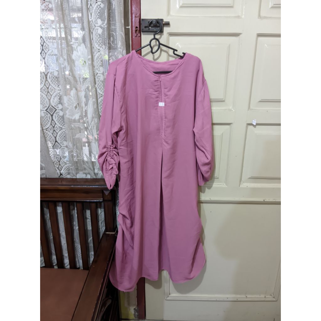 Tunik Polos Pink Lengan Panjang Preloved - Model Loose Fit Elegan