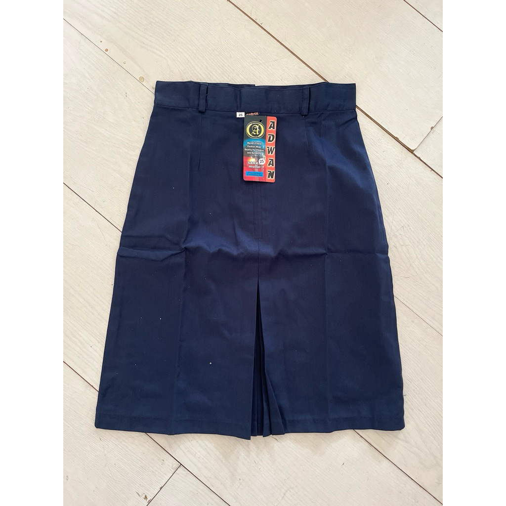 

Rok Pendek Sekolah SMP lipit tengah