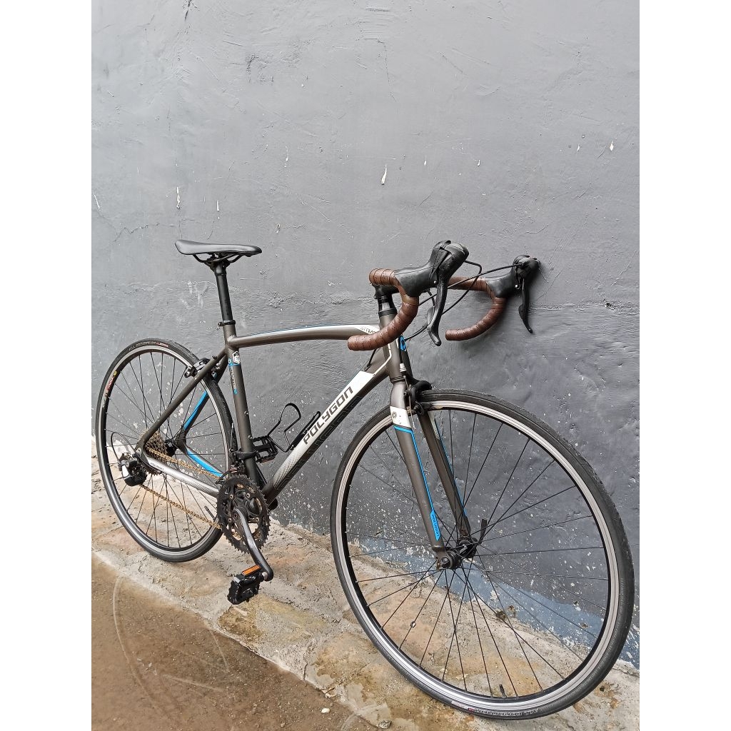 Sepeda Roadbike bekas murah roadbike Polygon Strattos s1