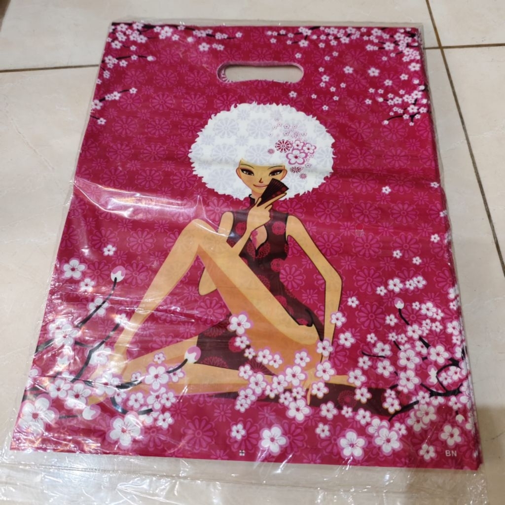 

KANTONG PLASTIK PREMIUM P3 UKURAN 30X40 ISI 50 PCS