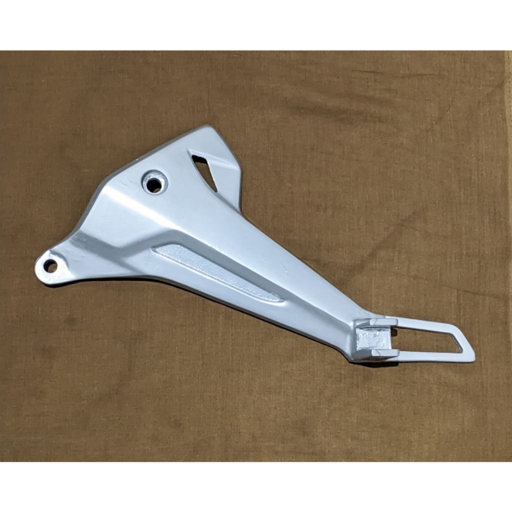 FOOTSTEP POSTEP PIJAKAN KAKI BELAKANG KIRI SUPRA X 125 OLD/LAMA