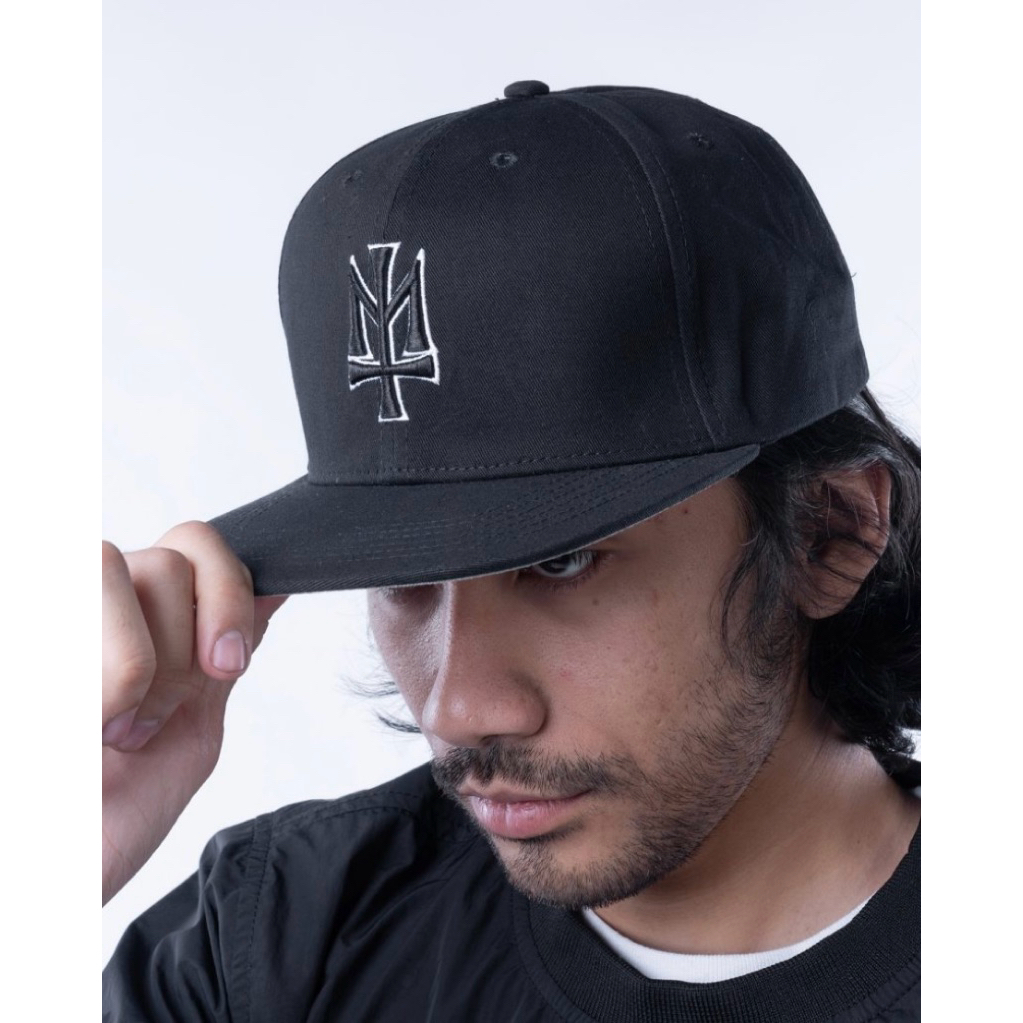 TOPI SNAP BACK MATERNAL DISASTER THEASED