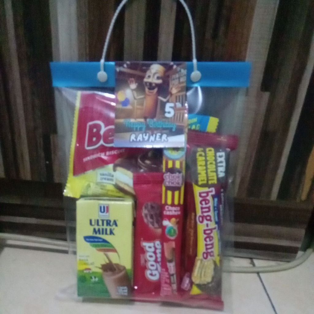 

bingkisan snack ultah spesial request