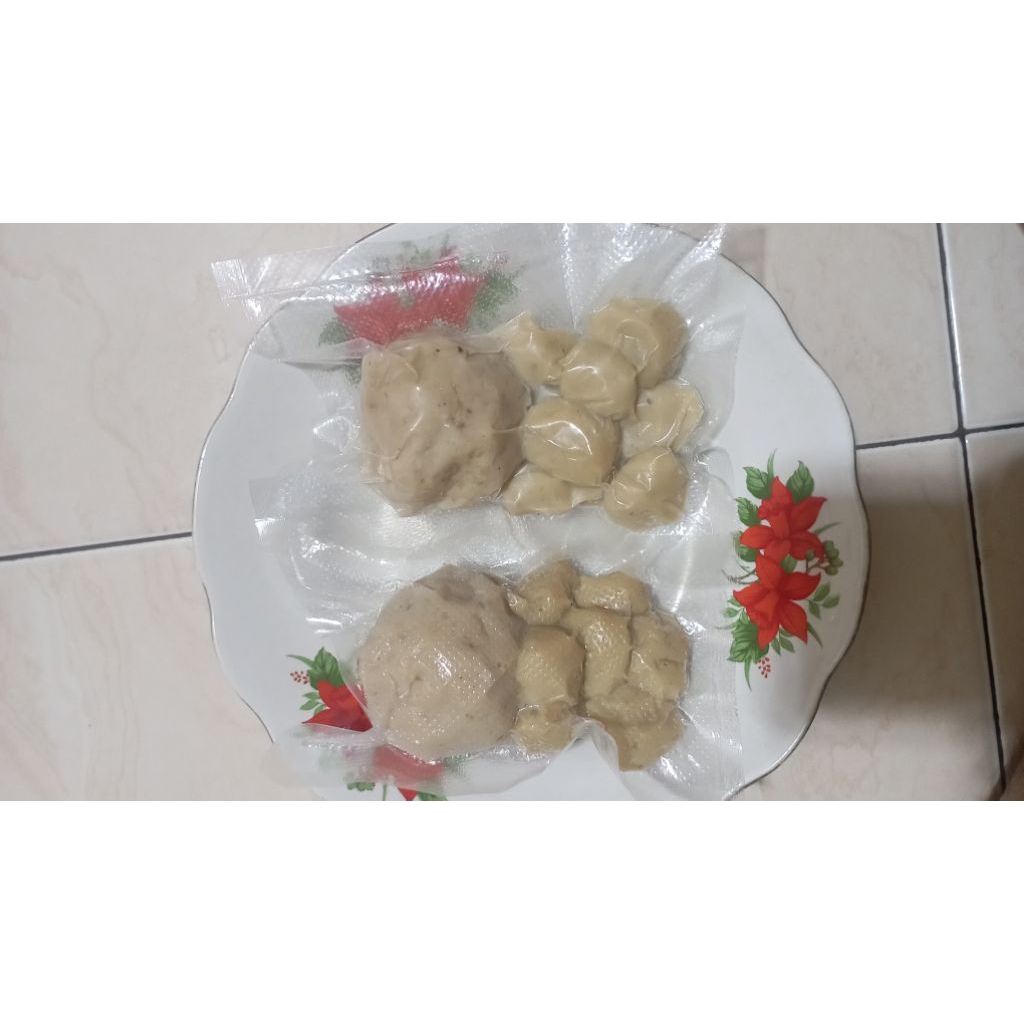 

Bakso Daging Sapi dan Ayam (bisa di bakar, dipake kuah, dan toping mie) Food Frozen Masakan Siap Mangkok