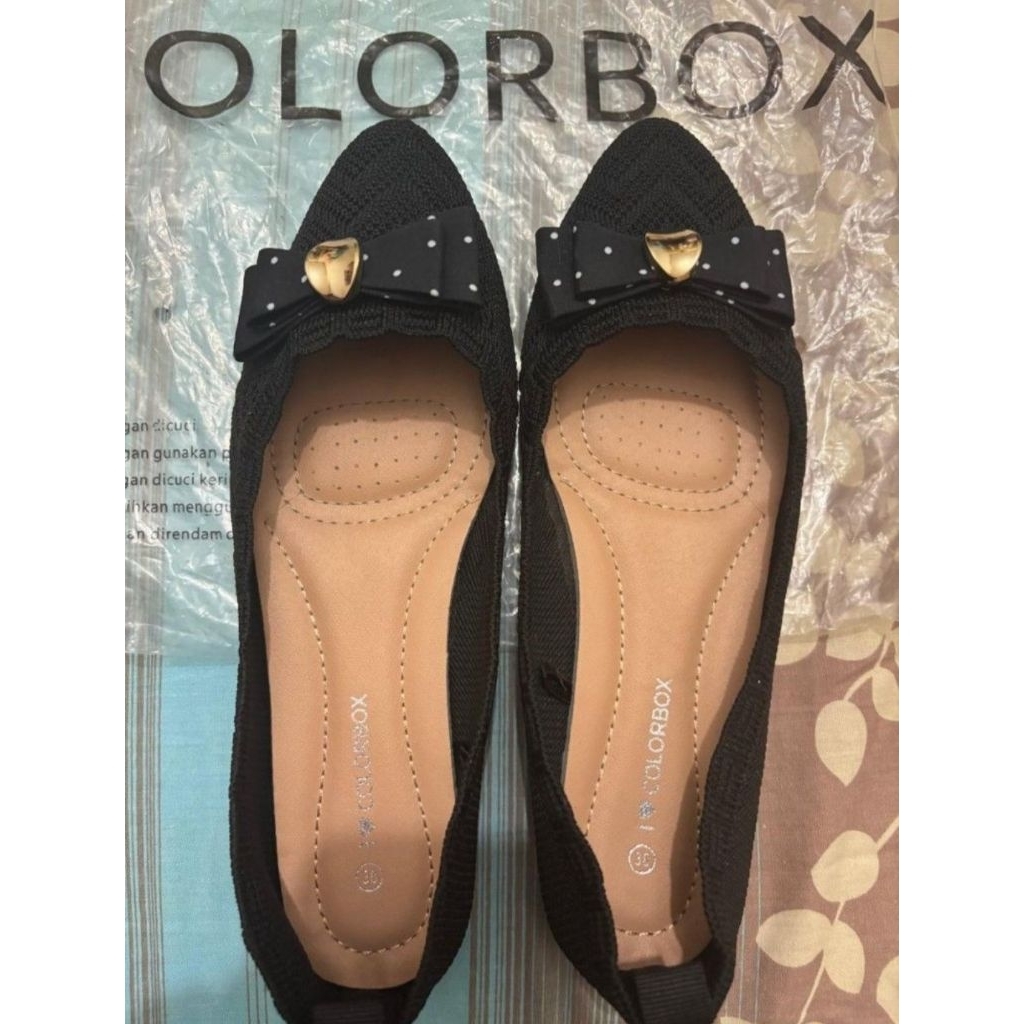 Flast Shoes by Colorbox