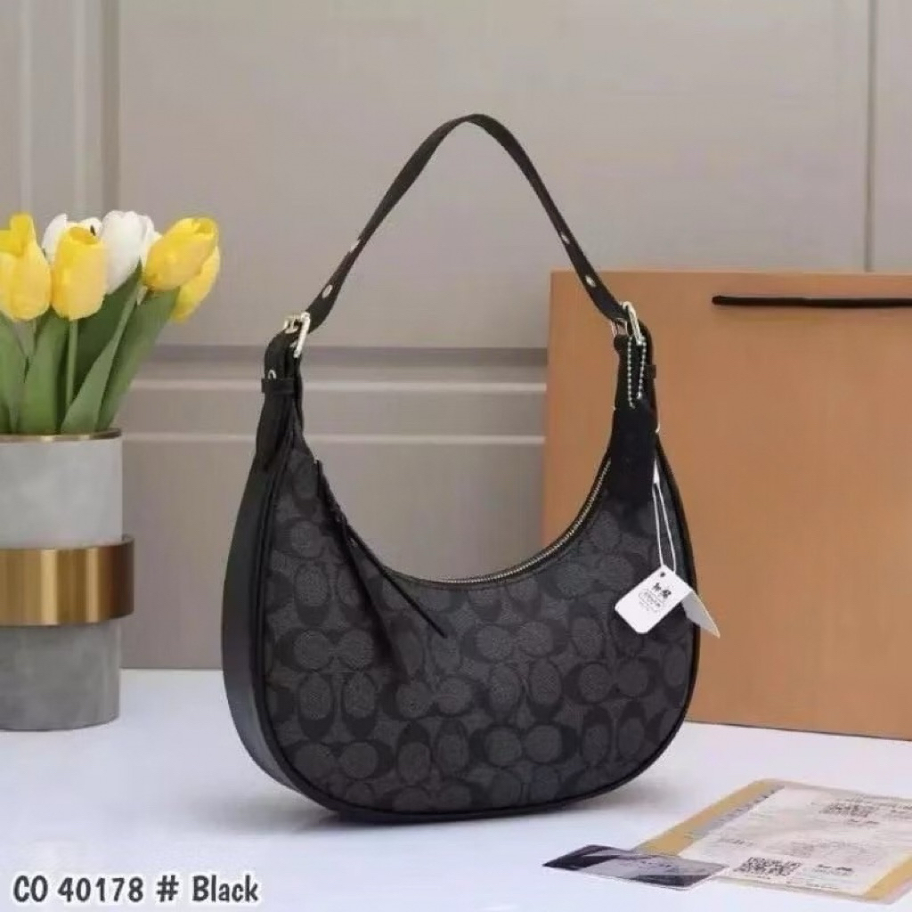 Tas Slempang Wanita Terbaru Hobo Bailey