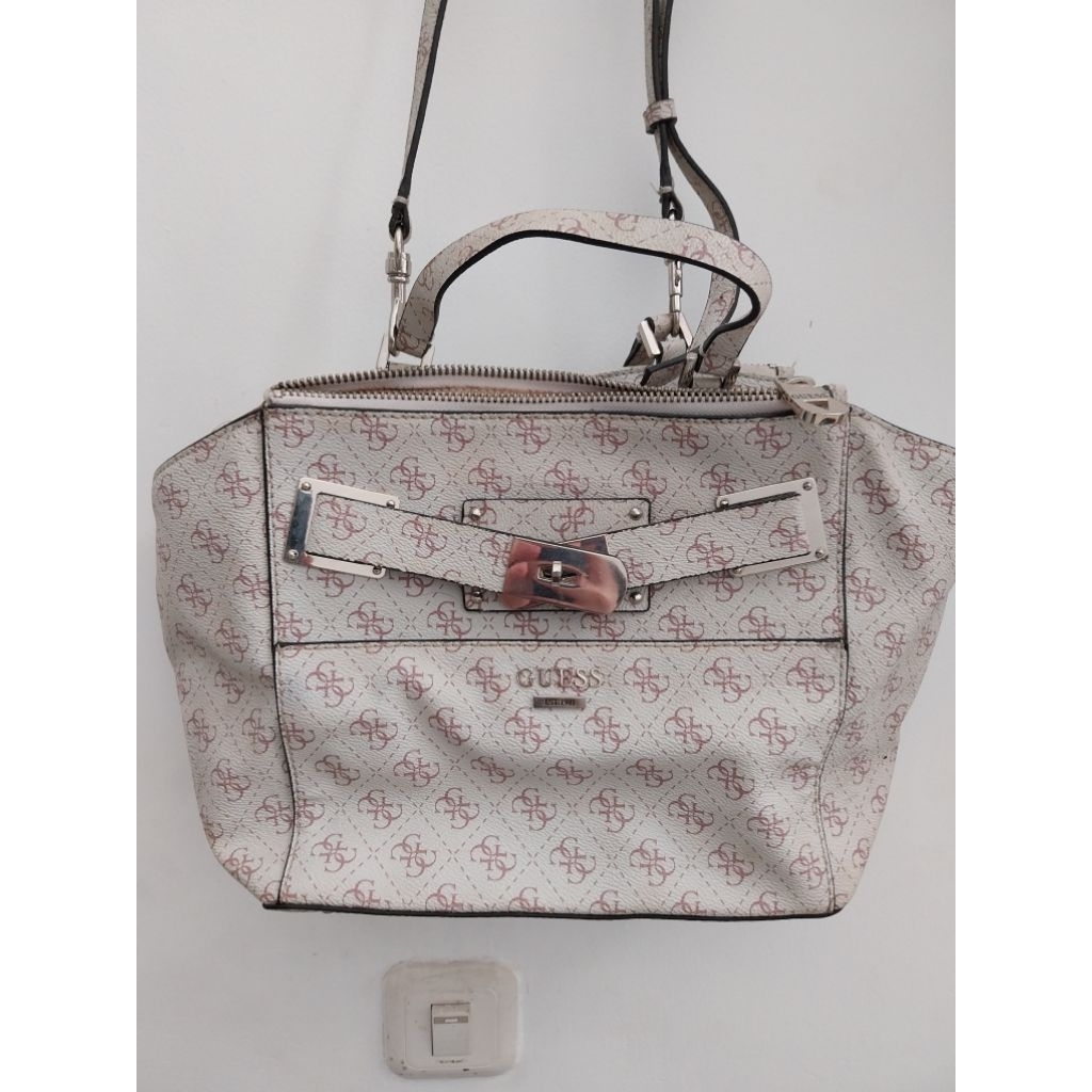 [Preloved]Tas Wanita Guess/Tas Handbag Guess Wanita/Handbag Wanita/Tas Wanita/Tas Besar Wanita /Tas 