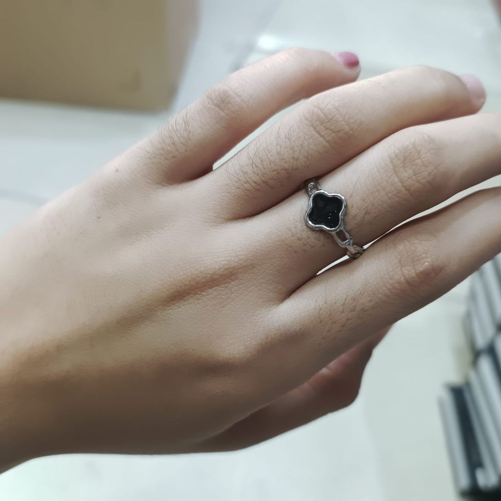 GROSIR CINCIN TITANIUM CLOVER RING RANTE SILVER PER BOX ISI 36 PCS