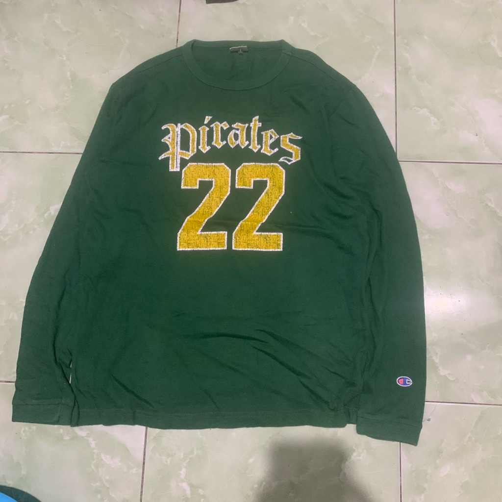 longsleeve juara x pirates