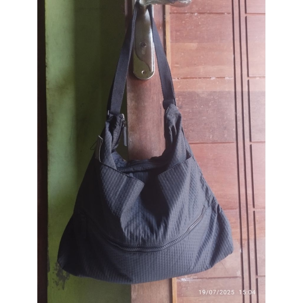 Sling Hobo bag Mandarina Duck Preloved