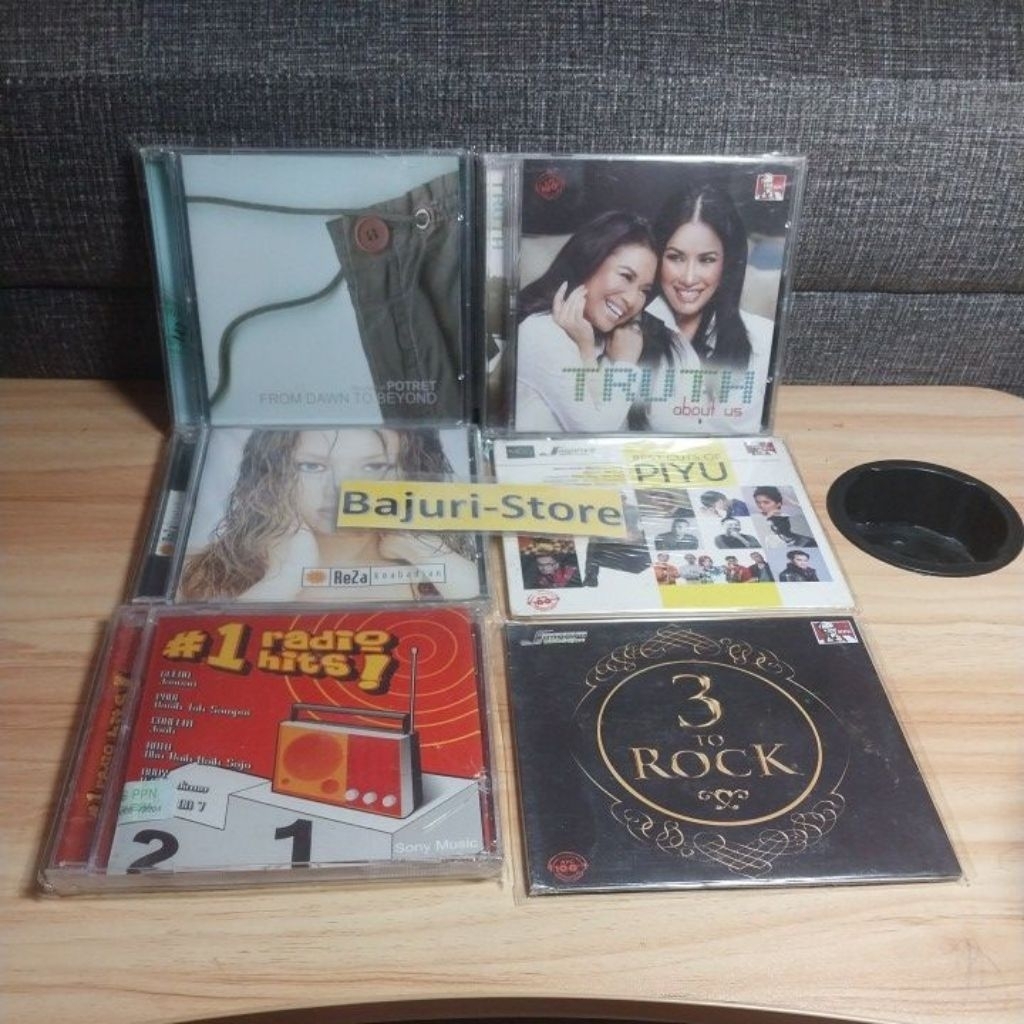CD "Potret" "Titi DJ & Ruth Sahanaya" "Reza Artamevia" "Piyu" "Radio Hits" "3 Rock" "Via Vallen" "Wh