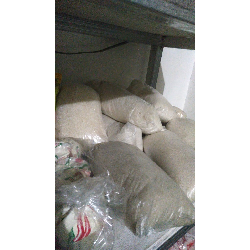 

Gula pasir 1kg timbangan sendiri