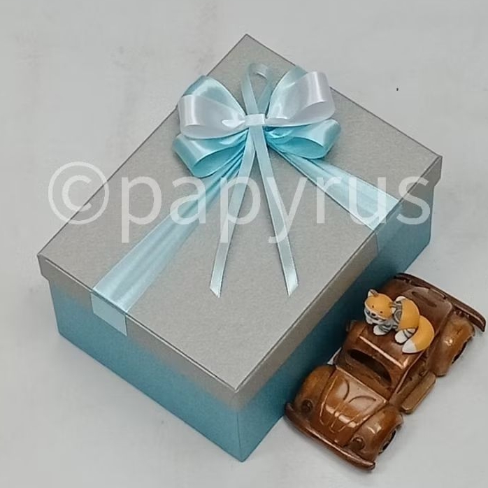 

PAPYRUS Kombinasi 15x20 Tinggi 10cm Kotak Kado Gift Box V3