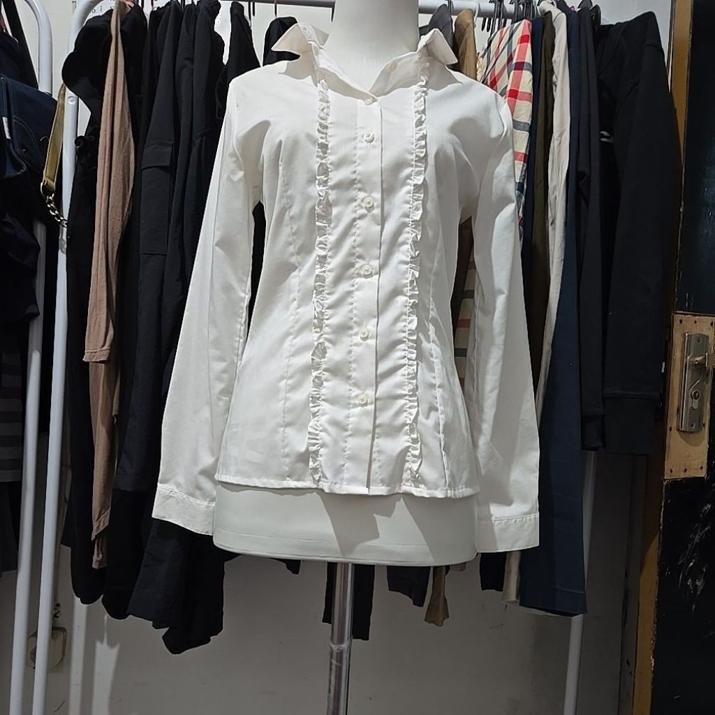 Kemeja putih White Shirt Valino Size 8 Longsleeve