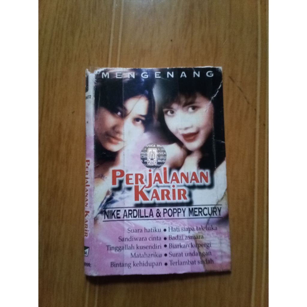 hanya cover kaset nike ardilla & poppy mercury - mengenang perjalanan karir | tanpa kaset