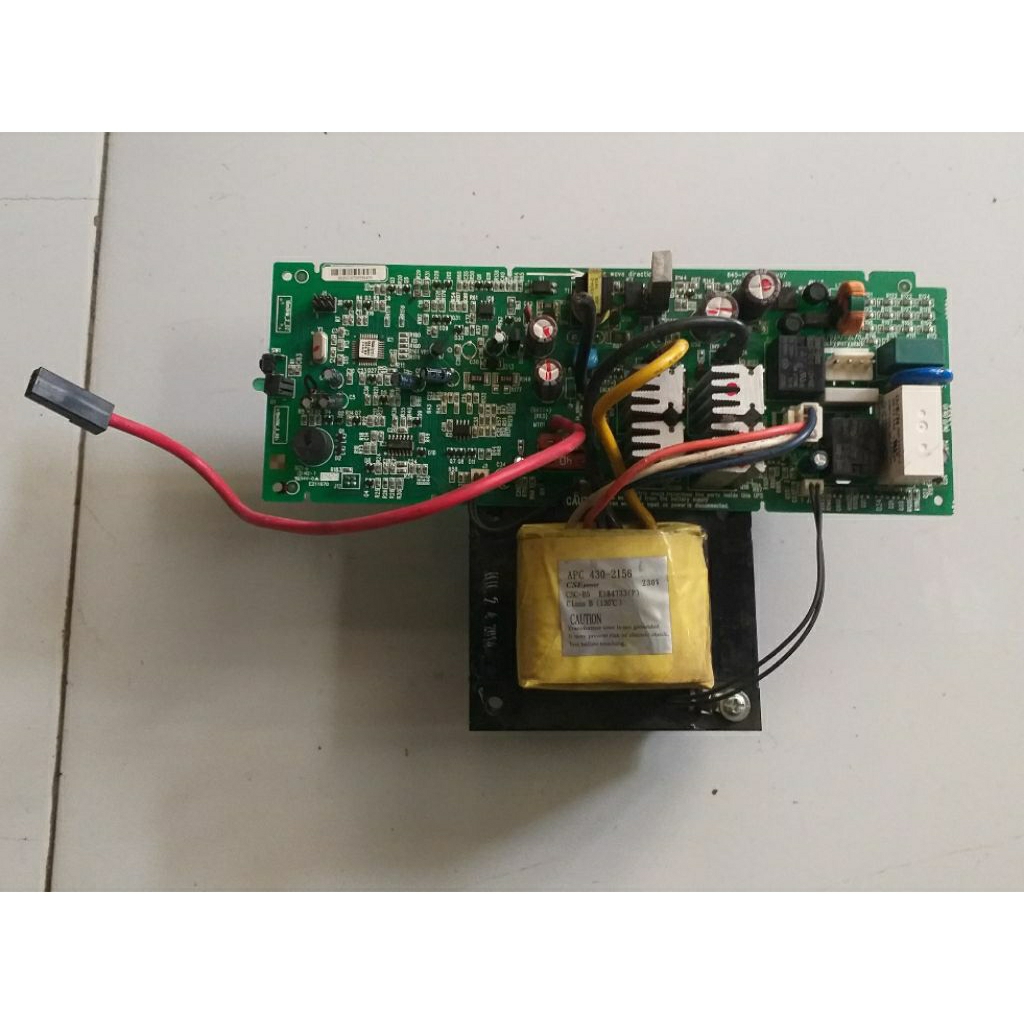 Mesin APC Back-UPS 650 Mesin Hidup