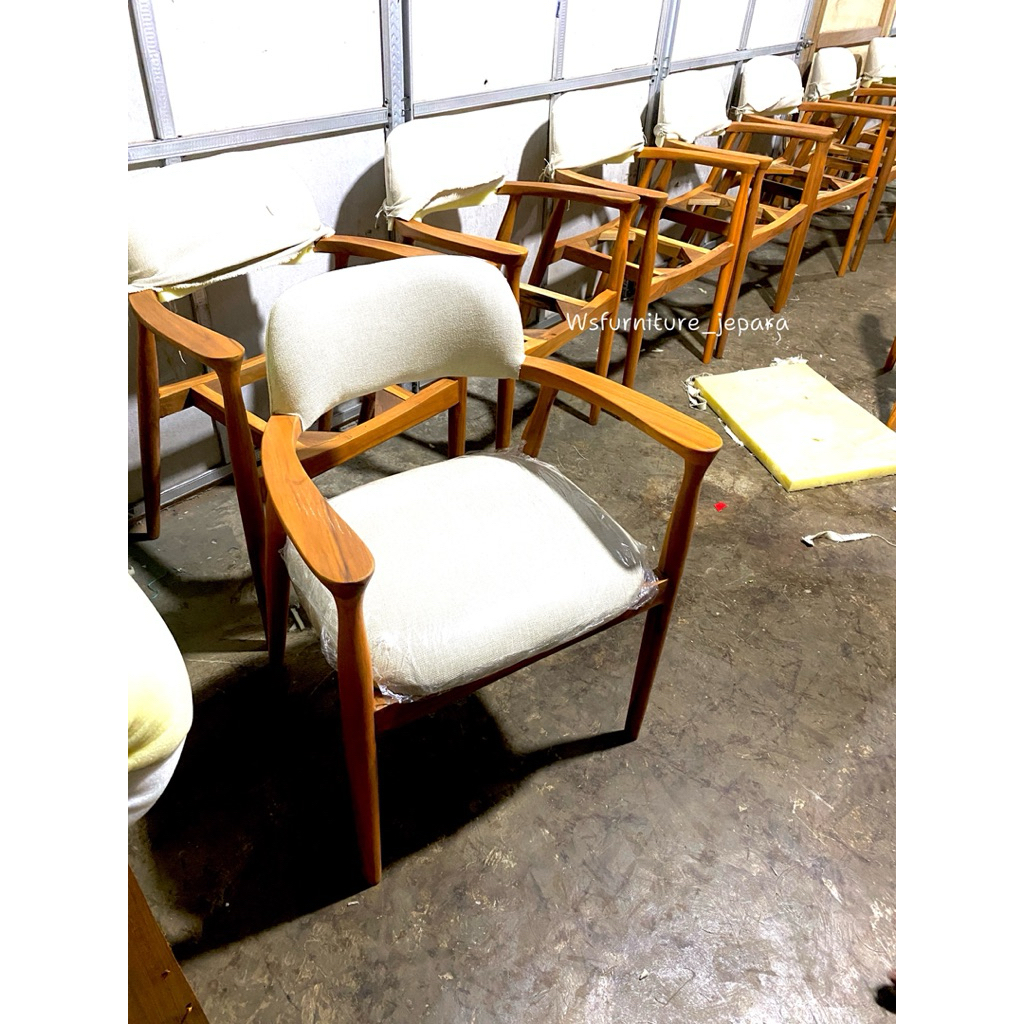 kursi makan hiroshimaa dudukan busa kayu jati