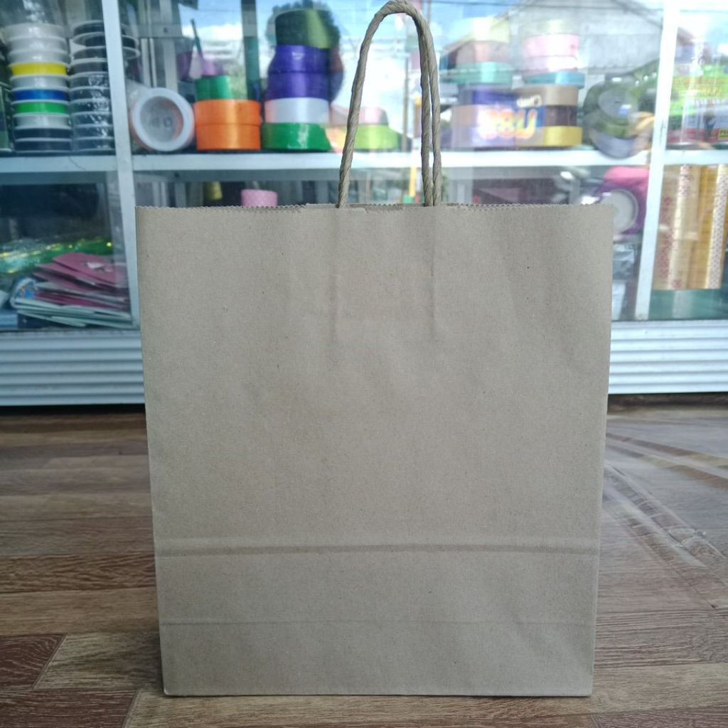 

Paperbag polos kertas, tas keetas ukuran 24×22