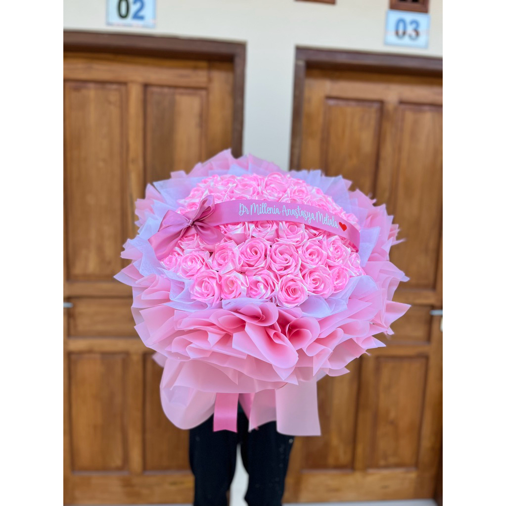 

buket jumbo pita satin nuansa pink/buket jumbo pita satin/buket murah bunga satin/buket bunga satin semarang