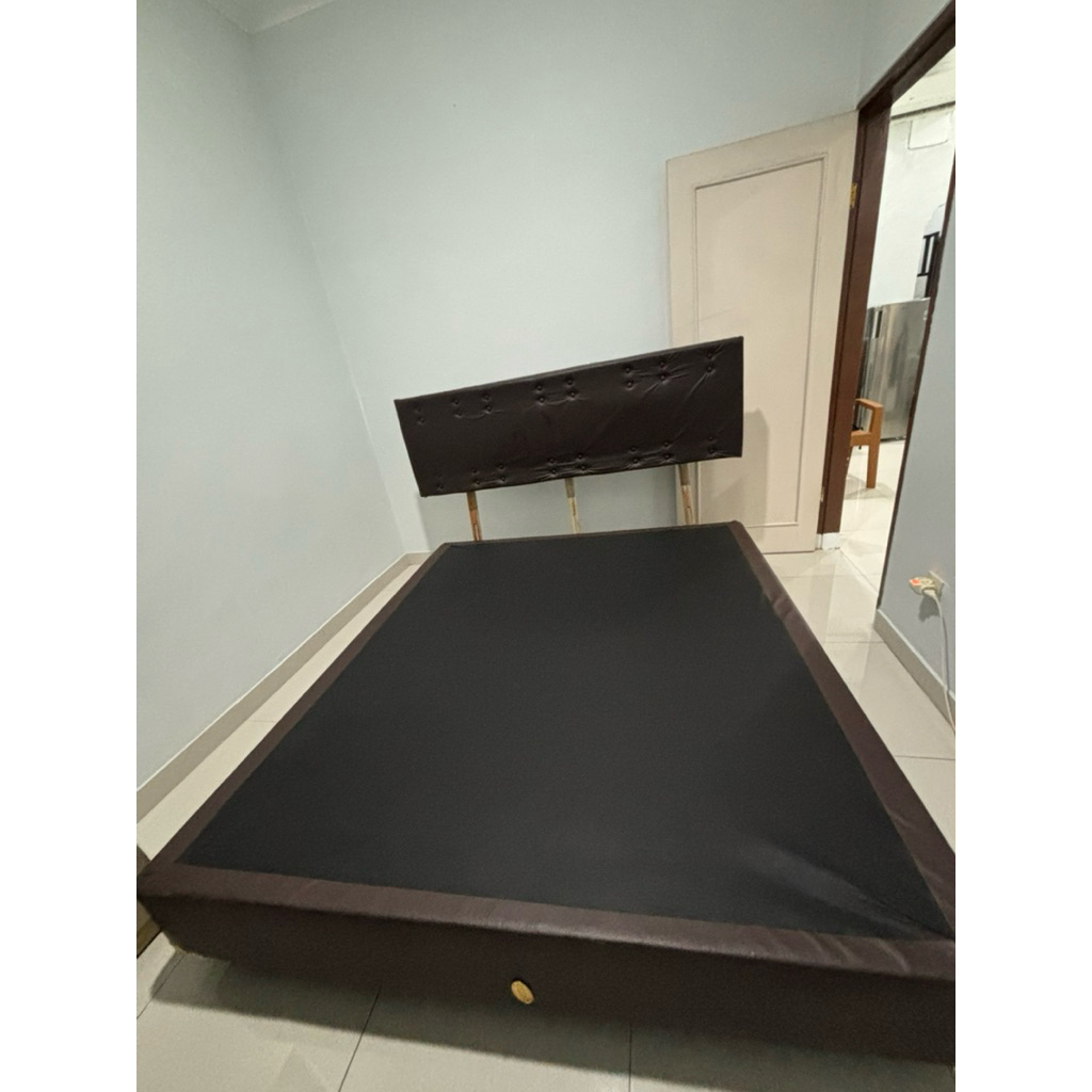 divan / sandaran kasur