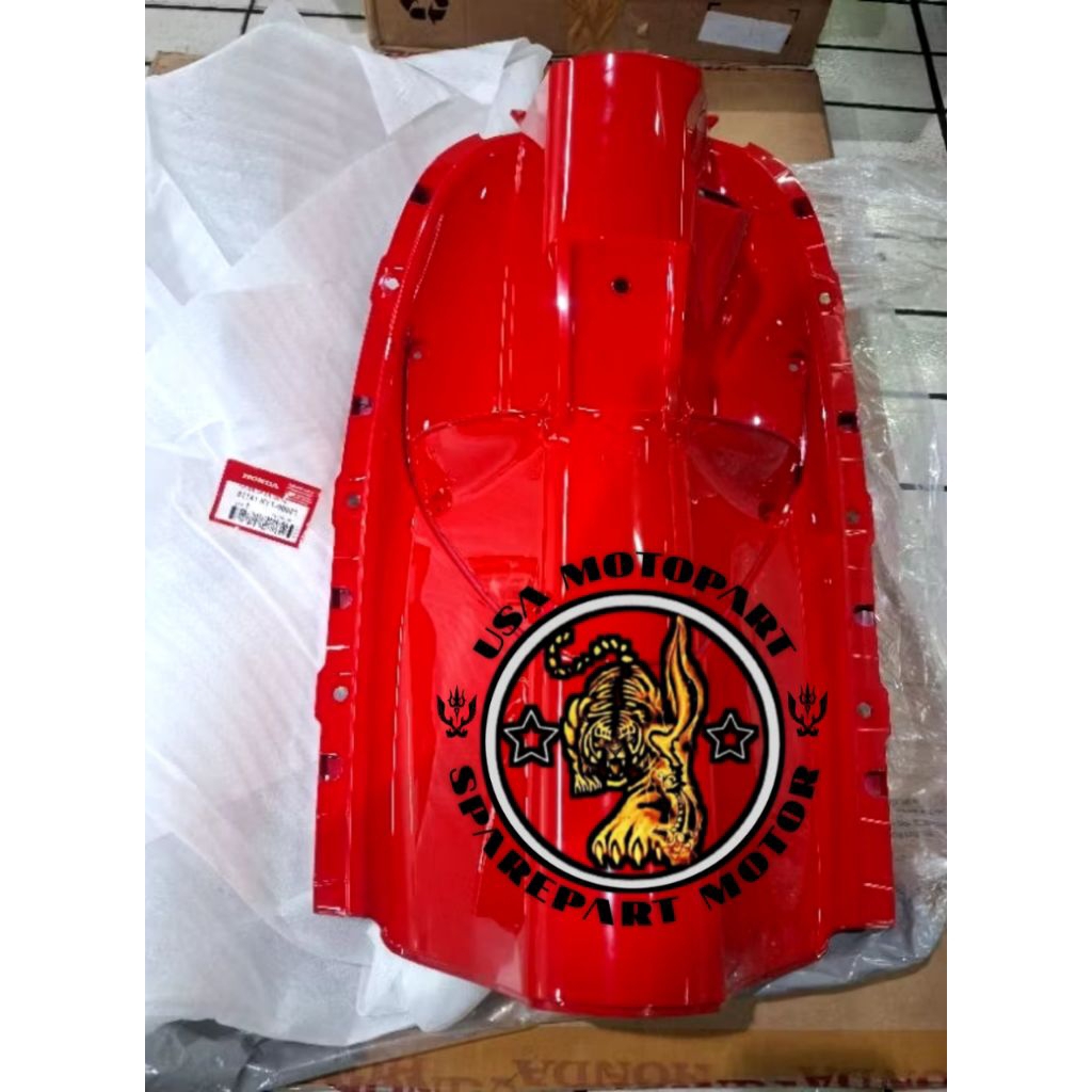 81141-KYT-900ZT Cover Inner Wn Rd Legsil Kunci Kontak Honda Scoopy Karbu 2008 2009 2011 2012 Merah C