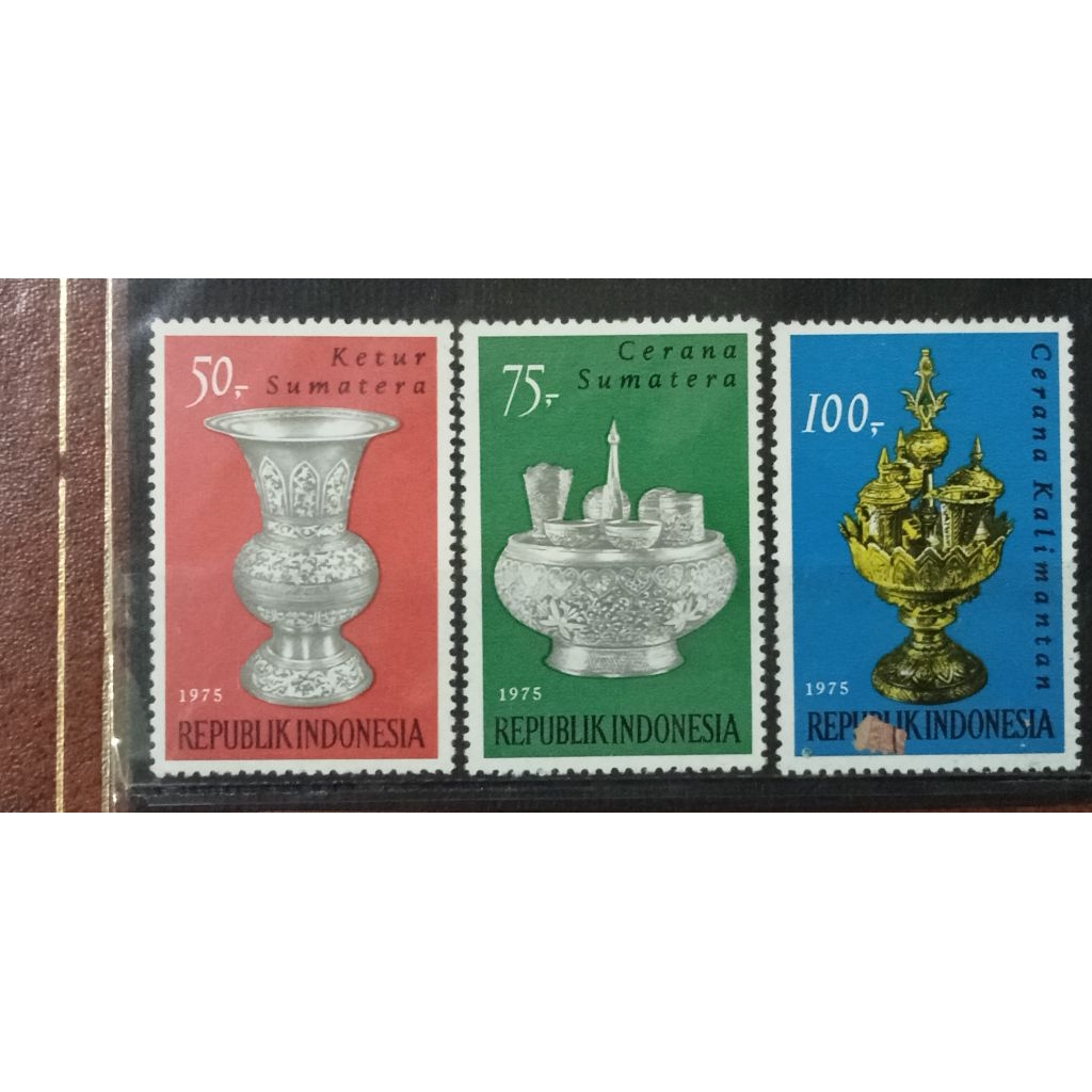 

Perangko Republik Indonesia komplit set seri barang antik