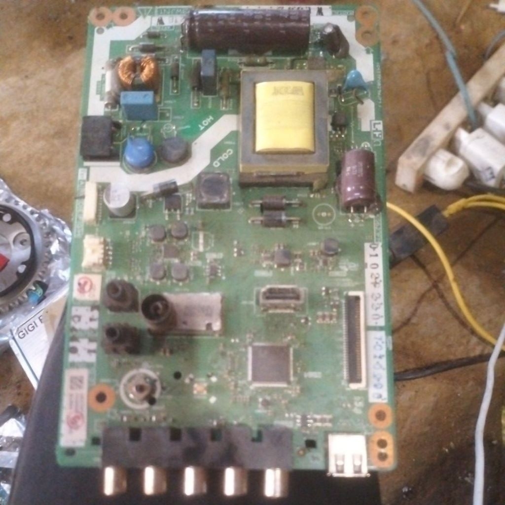 mesin_tv_sharp24inch