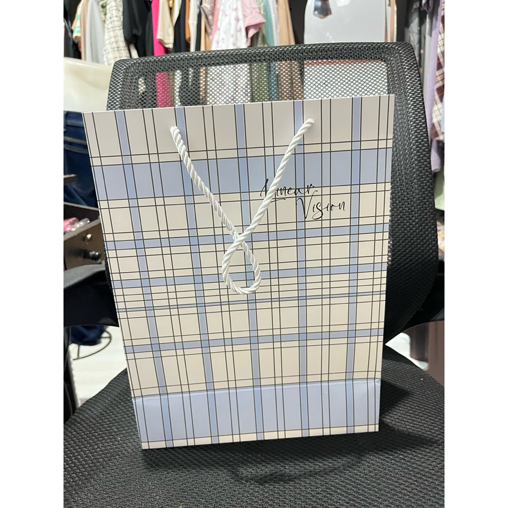 

Paperbag Ukuran Sedang