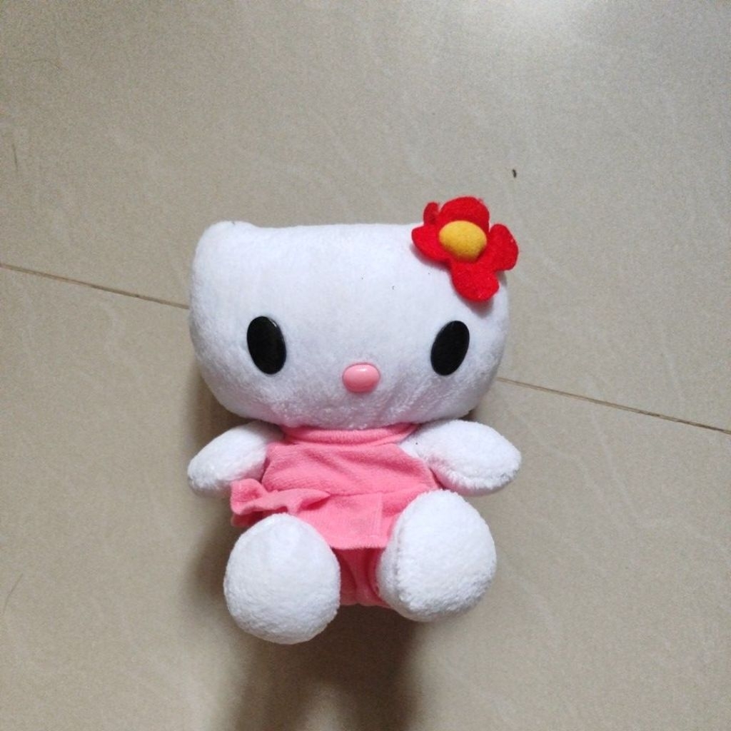 preloved boneka hello kitty