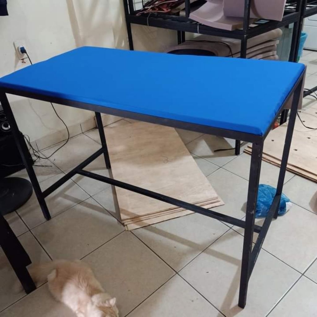 Meja Setrika Uap Laundry