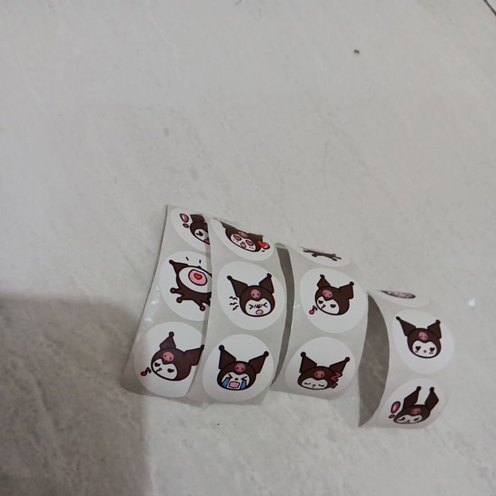

stiker kuromi putih isi 10