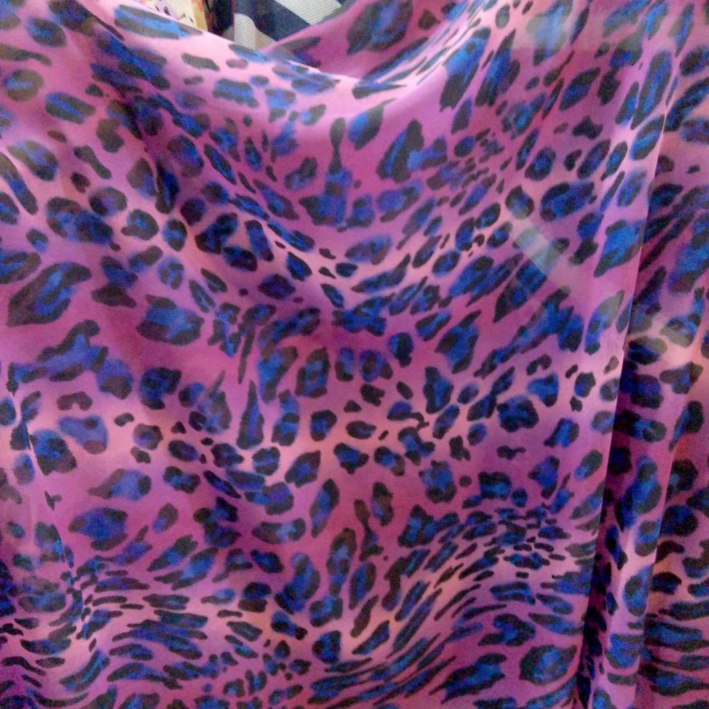 Kain Sifon Motif Leopard Ungu Biru – Bahan Fashion Ringan & Elegan, (Harga Kain Per½ Meter)